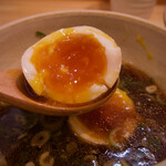 迂直 - 【鰹昆布出汁 味玉・醤油つけ麺 1100円】