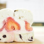 TANUKI APPETIZING - 白餡クリームと苺（福岡県産あまおう）