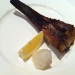 まぐろ家 旬秋 - まぐろのアゴ肉のスペアリブ