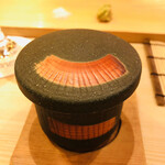 鮨 しゅん輔 - 最初の器は胃を温める仕掛けかな？