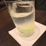 中田洋酒亭 - 飲みかけだけど…
                                なんか…どんなお仕事していただいたんだか
                                忘れたんだけど…
                                ムッサ美味しかったジントニック❗️