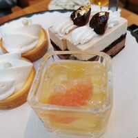 ザ タヴァン グリル＆ラウンジ - 