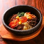 Various types of stone pot pibimbap