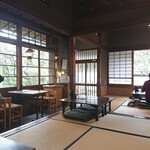 去来庵 - 空いてる店内