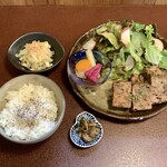 ジャム cafe 可鈴 - 【週替わりランチ 1,050円】お料理が出揃いました。