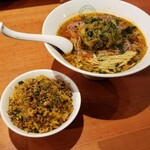 麺屋 六感堂 - チキントマトカレー炊込ご飯＋ロールキャベツヌードル (太陽のトマトversion)