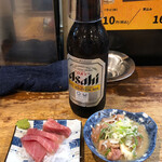 立飲み たきおか - ビール(大瓶)＋まぐろ＋煮込み