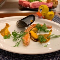 鉄板焼 但馬 - 紅ズワイカニとムール貝