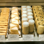 スイーツby軽井沢エレガンス - ショーケース右