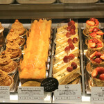 과자 by 카루이자와 에레강스 - ショーケース左中央