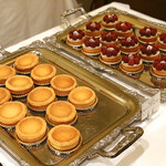 スイーツby軽井沢エレガンス - 焼き菓子コーナーは個数制限なしで自由に取れます