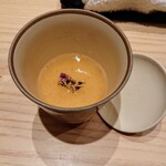 鮨 龍次郎 - 白魚の茶碗蒸しに梅餡