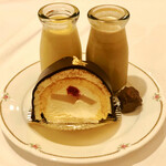 スイーツby軽井沢エレガンス - 3皿目＠シャンプノワーズ（シャンパンとグラッパを使用。すぐにお召し上がりくださいの注意書きあり）、ジャージー牛乳プリン、紅茶クラッシックプリン（カルバトスが効き味）