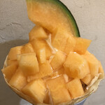 クレープリー チロル - 山盛り宮古島メロンクレープ¥900