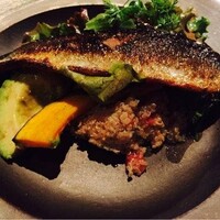 ザ タヴァン グリル＆ラウンジ - 