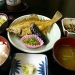 磯料理　喜良久亭 - 日替わり定食（ｻﾗﾀﾞ付）　700円
