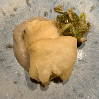 ル クーリュズ - カレイ　蕗の薹素揚げ　菊芋のsauce
                      