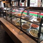 Churrascaria Choupana - 【ビュッフェコーナー】ビュッフェ料理はすべてガラスのショウケースかフタ付き容器入り