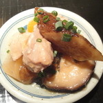 Hanji Rou - お通しの根菜と鶏肉の煮込み
