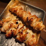 炙や89 - 鳥皮とかヤゲンナンコツとか焼きが好い。ああ旨い