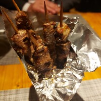 トラットリア ダイ パエサーニ - 仔羊の串焼きアロスティチー二