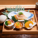 たきや - 河豚、白子のソース、 余市のあん肝。  自家製唐墨、いくらおろし。  このわた、昆布締めの縞海老、山芋。