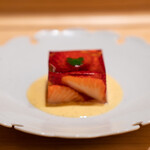 たきや - 苺のゼリー寄せ、 アングレーズソース
