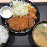 Matsu No Ya Kura Shiki Tamashima - ロースカツ&カキフライ定食と豚汁