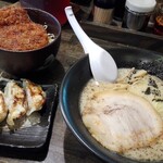 はやたろう - 黒旨とんこつ、浜松餃子、駒ヶ根ソースカツ丼