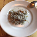 ガストロノミア冨屋 - しらすのにんにくオイルマリネ