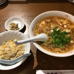 趙之家 - 酸辣湯麺セット