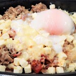 すき家 - クリームチーズアラビアータ牛丼WトマチーおんたまMix　メガ弁当