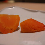 銀座 結絆 - 結絆農園野菜の炭火焼き人参の丸焼き