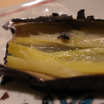 銀座 結絆 - 結絆農園野菜の炭火焼き長葱の１本焼き
      お
      