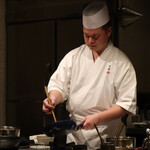 銀座 結絆 - 一週間トリュフの香りを吸わせた「しあわせな玉子」のトルネード玉子かけごはん、