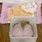日本橋屋 長兵衛 - 料理写真:たい焼き、桜餅