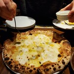 チロンボ・マリーナ - ハチミツのトローっが上手く撮れなかった