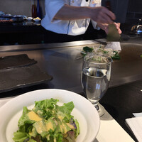 神戸牛 鉄板焼 リオ 大阪御堂筋店 - まずは野菜を焼きます
