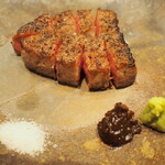 割烹さいお - 柔らかいけど肉繊維の歯ごたえ