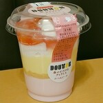 オーケー - ★★★★春のとろけるティラミス さくら&ピーチ 250円 さくら、ピーチ、カスタードのムースが何層にも重なっててとても美味しい！