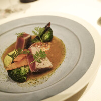 ベージュ アラン・デュカス 東京 - 