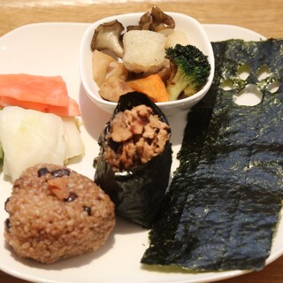 Cafe むすび 〜心と心を結ぶ 癒しの空間〜_1