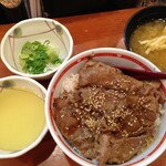 東京チカラめし - 焼き牛丼（430円）