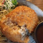 赤玉食堂 - コロッケ断面