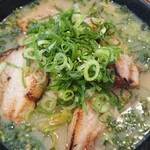 薩摩ラーメン 四天王 - ピリ辛四天王チャーシューメン　2020.01.31