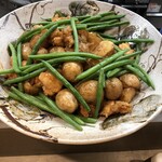 お酒とごはん　菜々 - 新じゃがと鶏肉揚げ甘辛煮