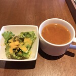Chi Chuu Kai Kicchin Rei - セットのスープとサラダ