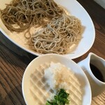 Kyuujitsu ya - 二色のお蕎麦