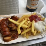 Curry24 - 料理写真:Currywurst mit Pommes, Ketchup, Mayo♪