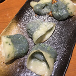 Gyouza Ba Keisuke - ゴルゴンゾーラ餃子900円。　蜂蜜で(^ ^)